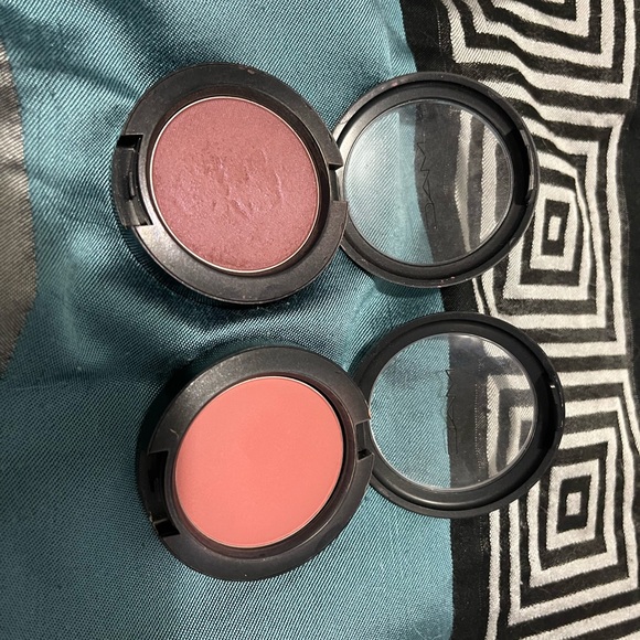 Mac Blushes in Animal instinct and pinch me. - Picture 6 of 8